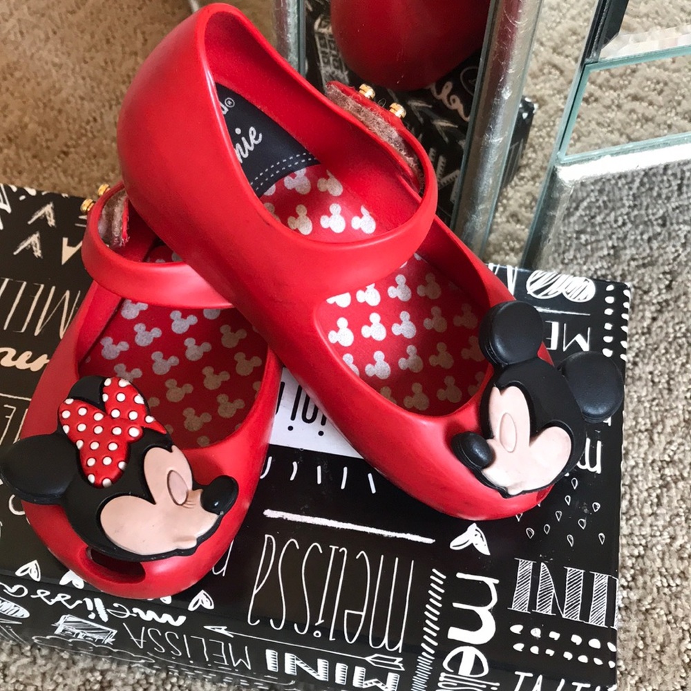 Mini Melissa size 7